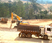 Aterros, Demolições, Escavações, Retirada de Terra, Terraplenagem, Locação de Máquinas para Terraplenagem